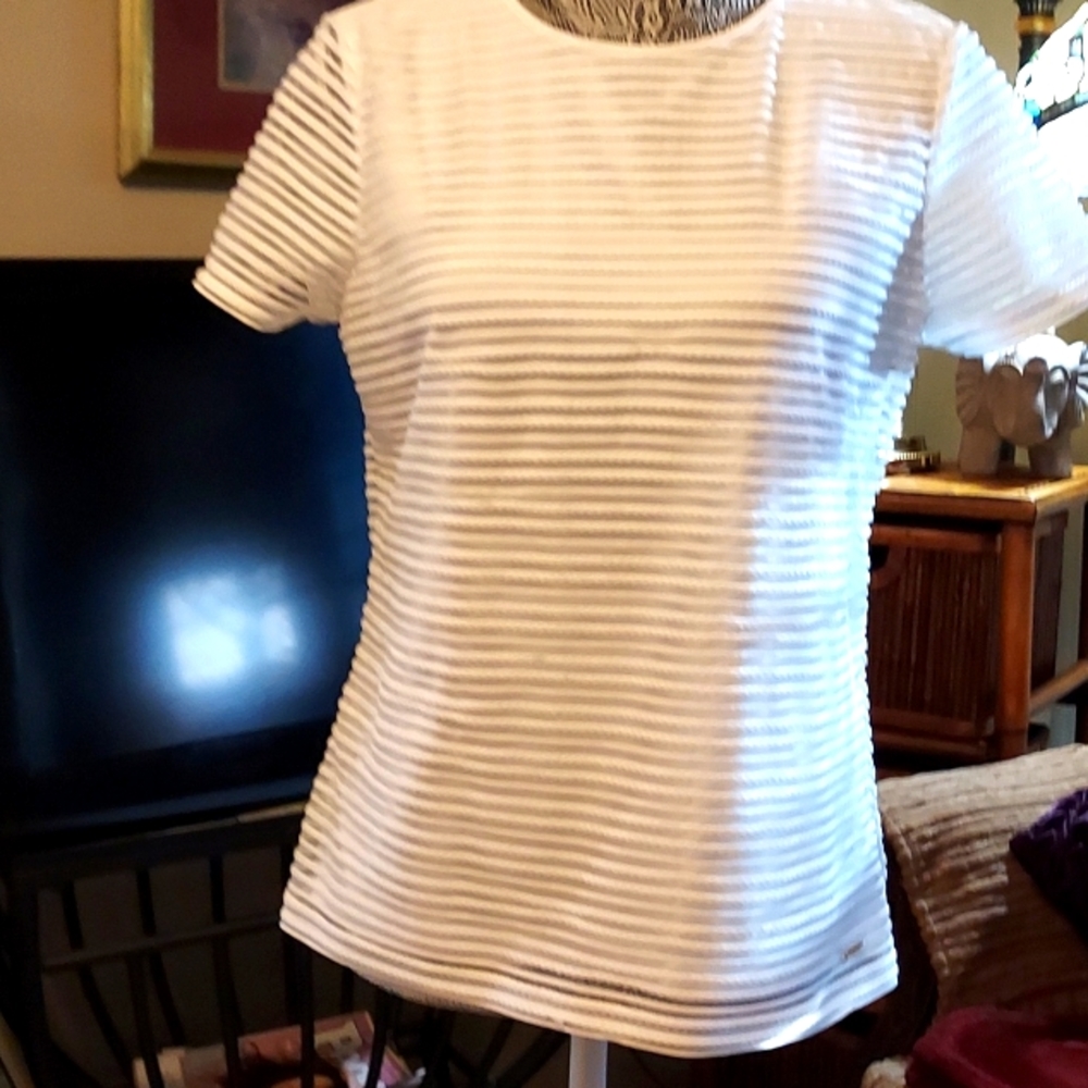 Calvin Klein White Top-Med.